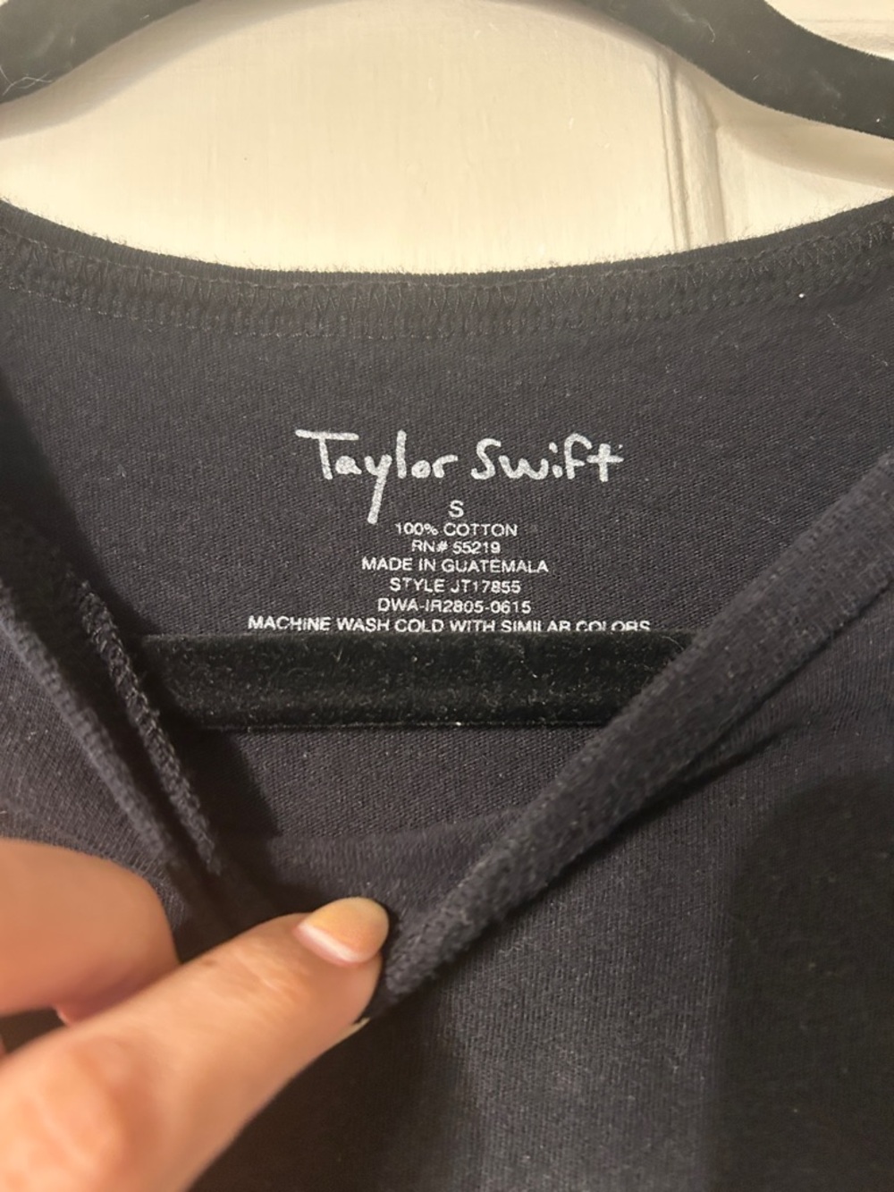Taylor Swift Tank Top Womens Small Black Sleeveless 1989 - Picture 2 of 6